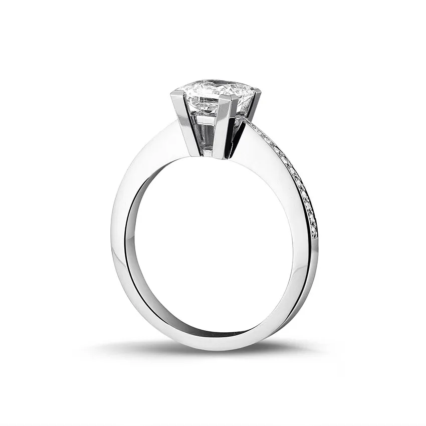 1.20 quilates anillo solitario en platino con diamante talla princesa y diamantes laterales 