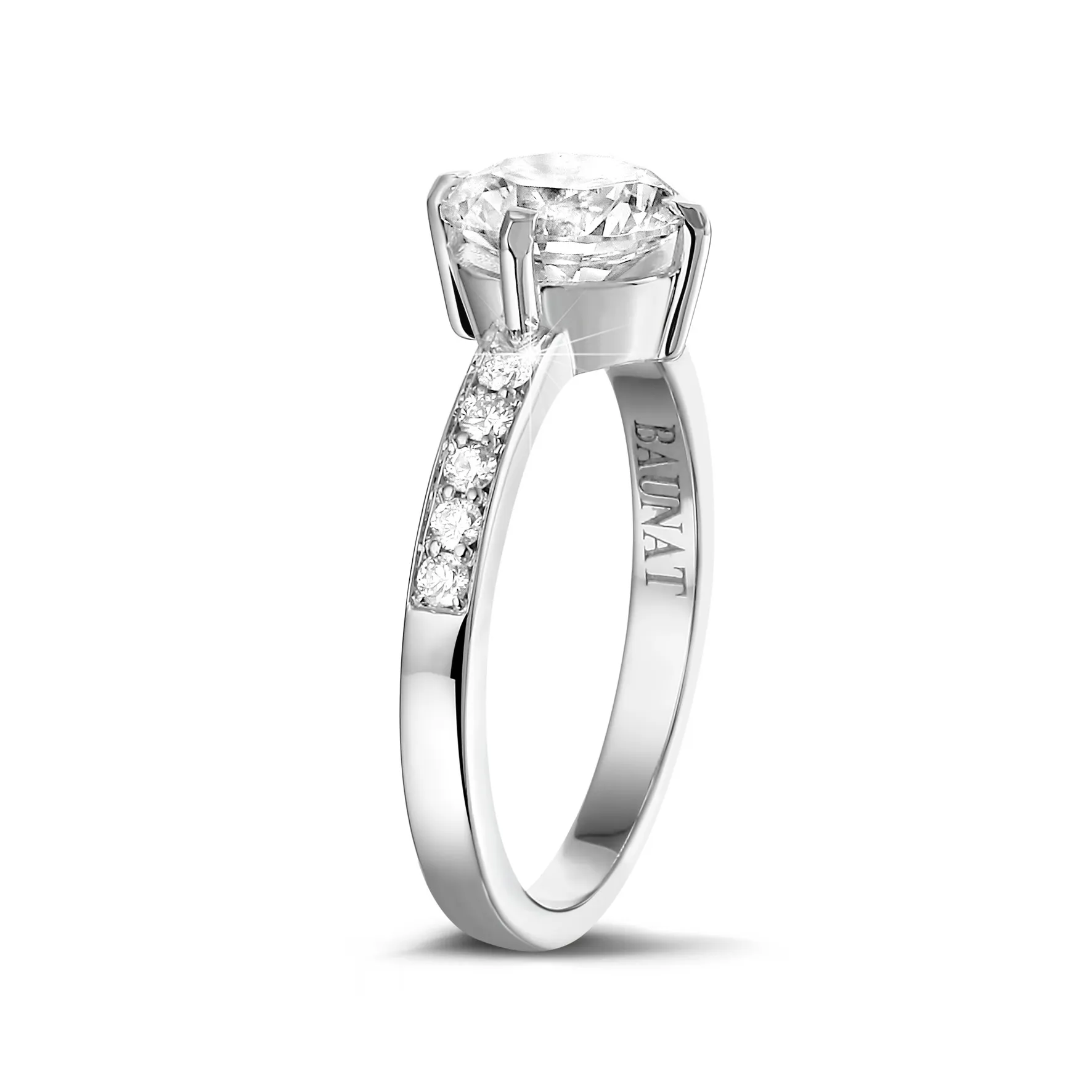 2.00 quilates anillo solitario diamante en platino con diamantes en los lados 