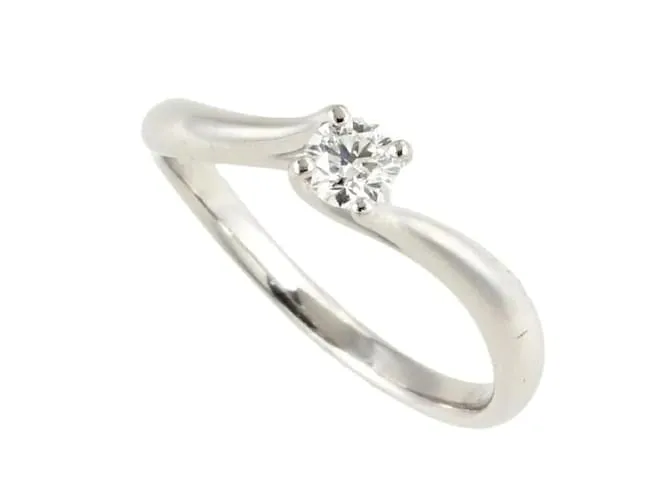 & Other Stories Anillo de diamantes de platino en excelentes condiciones Plata 