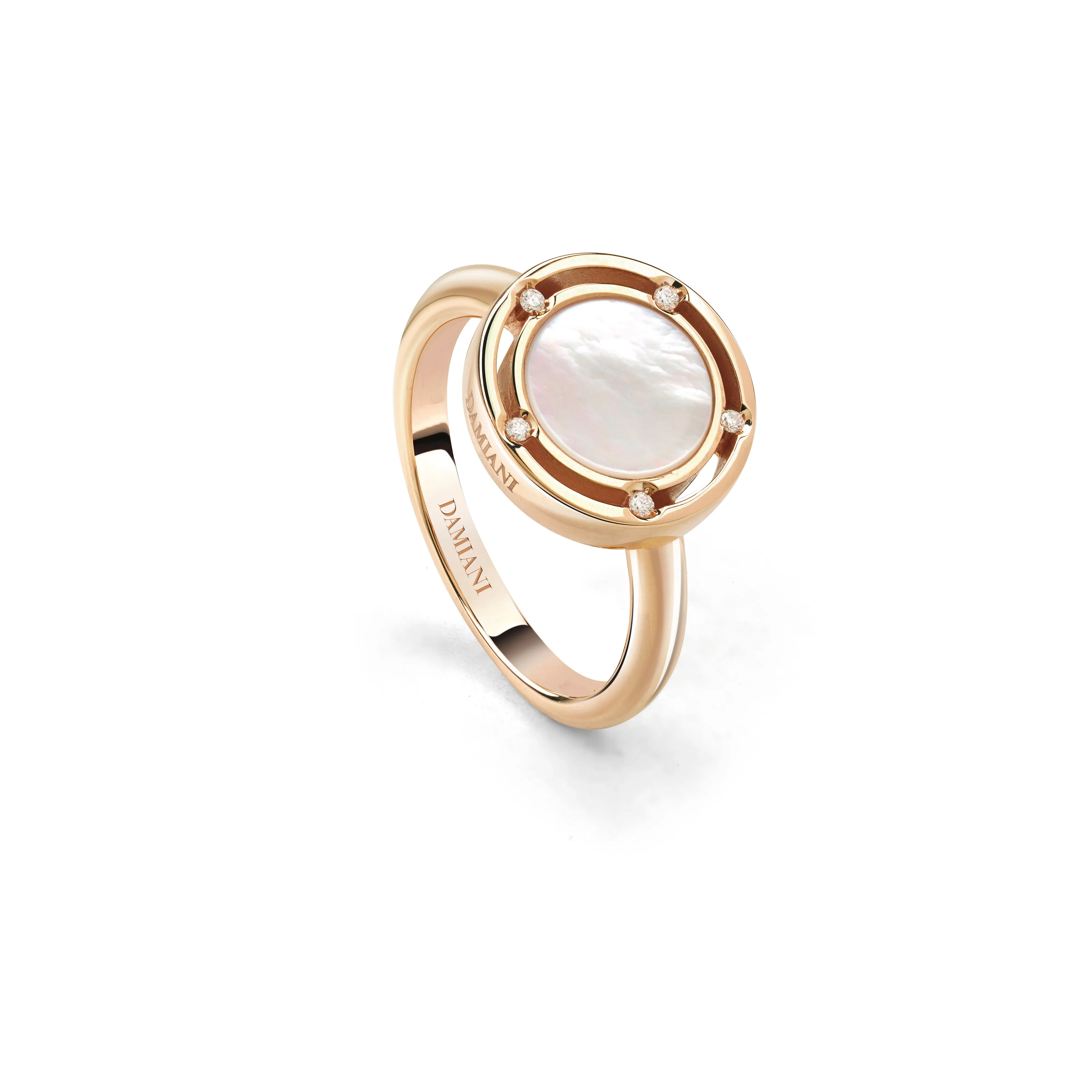 Anillo de oro rosa con nácar y diamantes