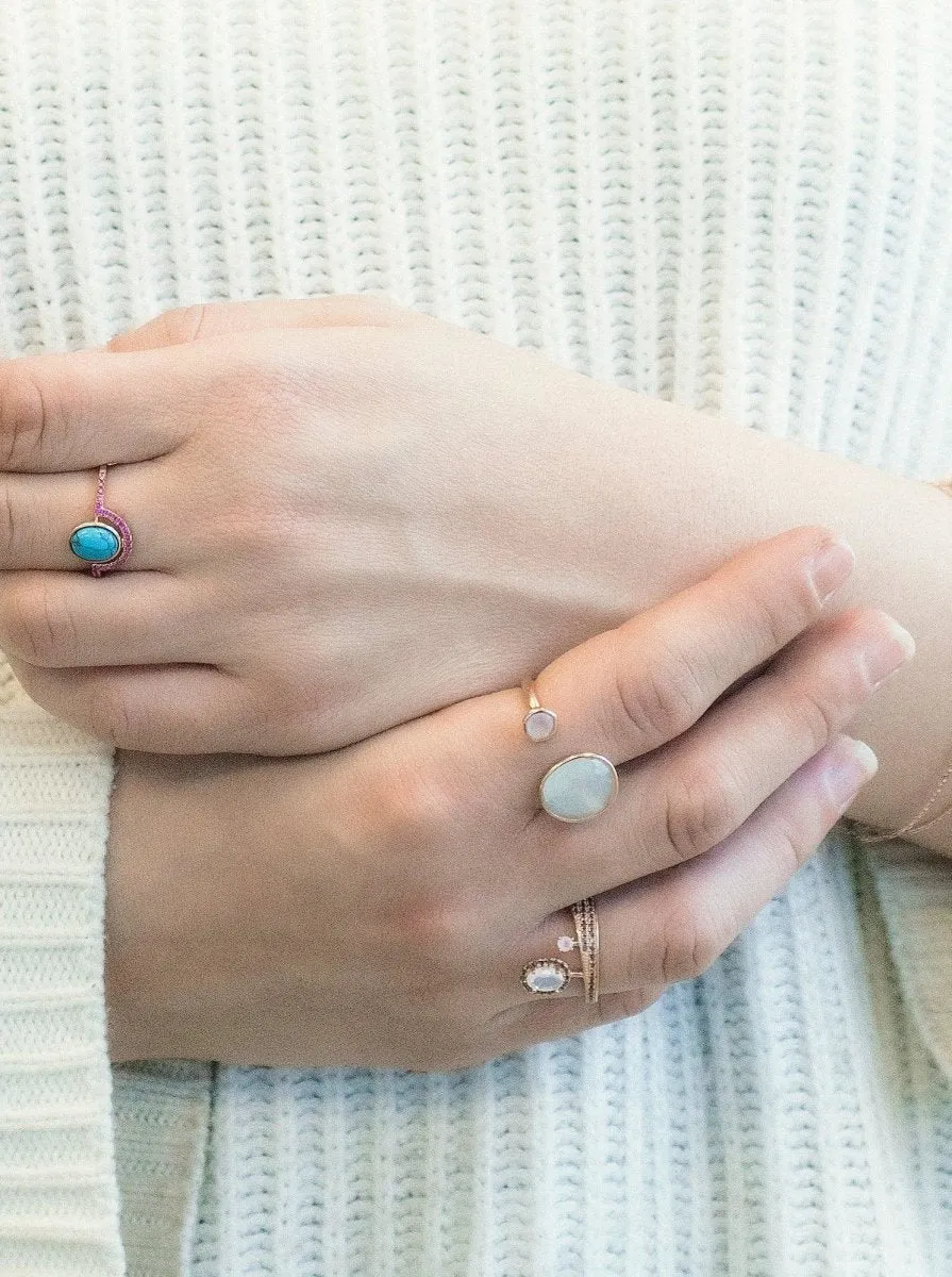 Anillos de diseo irregular con gemas y circonitas negras