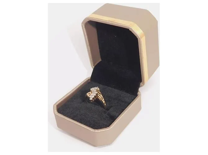 Autre Marque Anillo de diamantes en forma de marquesa en oro amarillo Dorado 