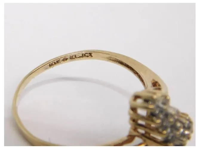 Autre Marque Anillo de diamantes en forma de marquesa en oro amarillo Dorado 