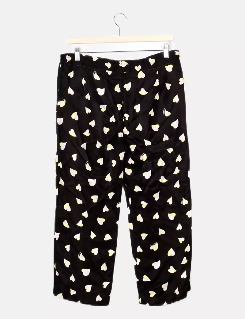 Bimba&Lola Pantalón satinado negro print corazones