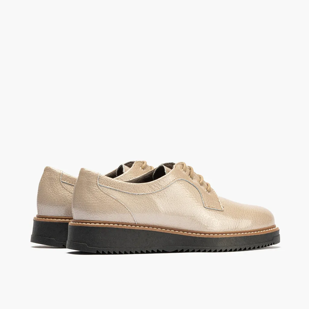 Blucher en Charol mujer color piedra