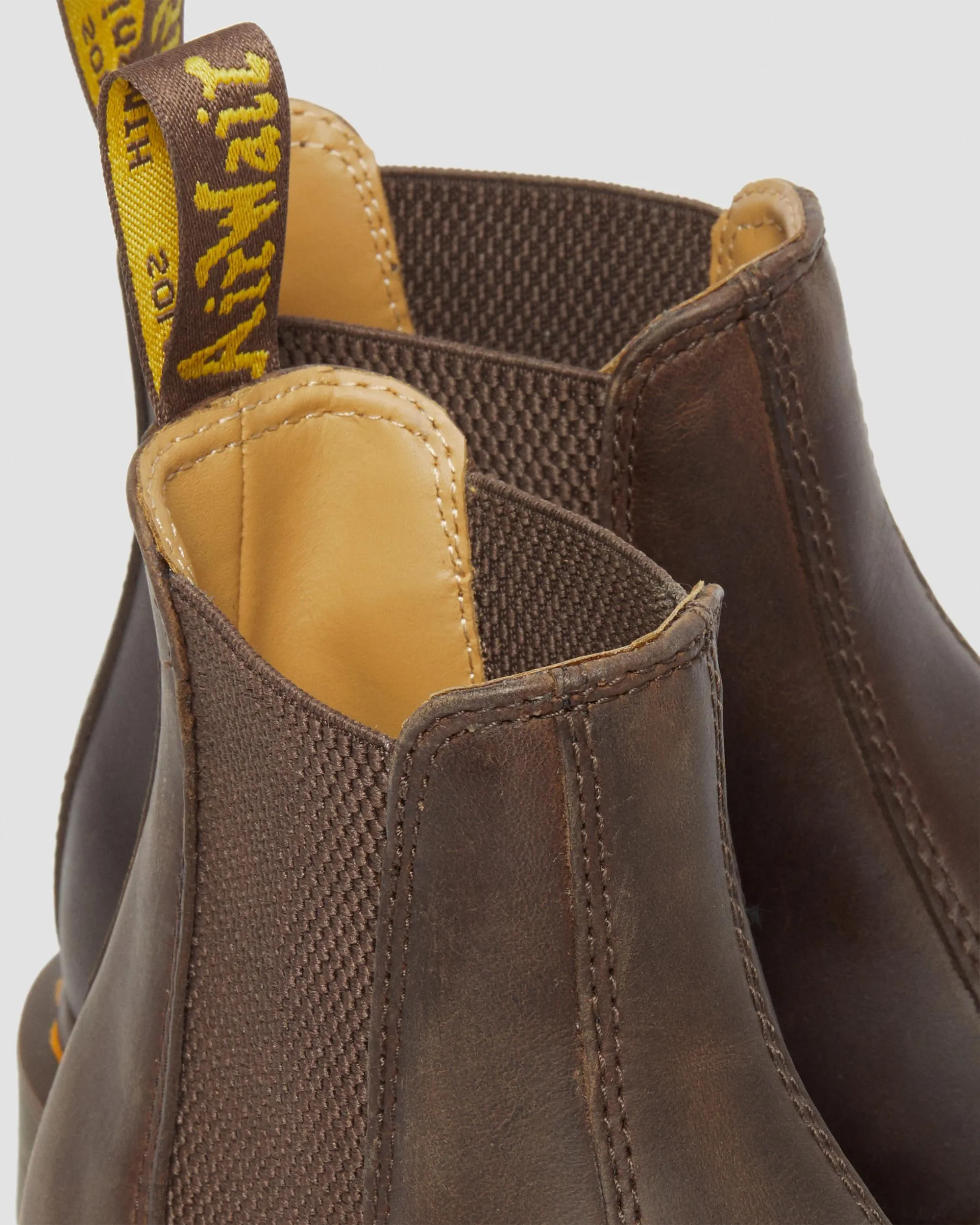 Botas Chelsea 2976 Yellow Stitch de piel Crazy Horse