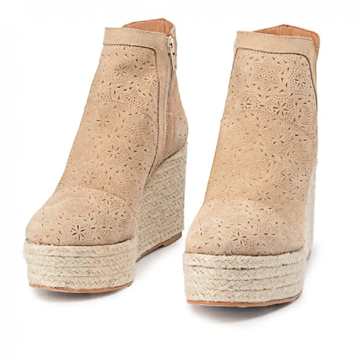 BOTIN ARI GRABADO BEIGE POPA