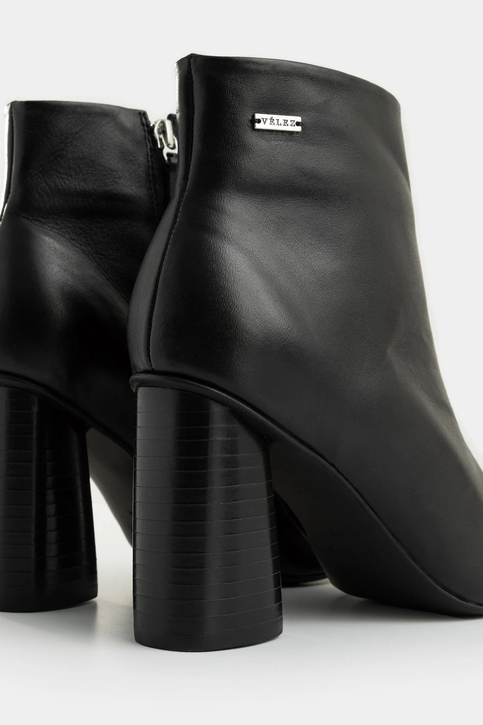 Botines Agata de cuero para mujer silueta punta