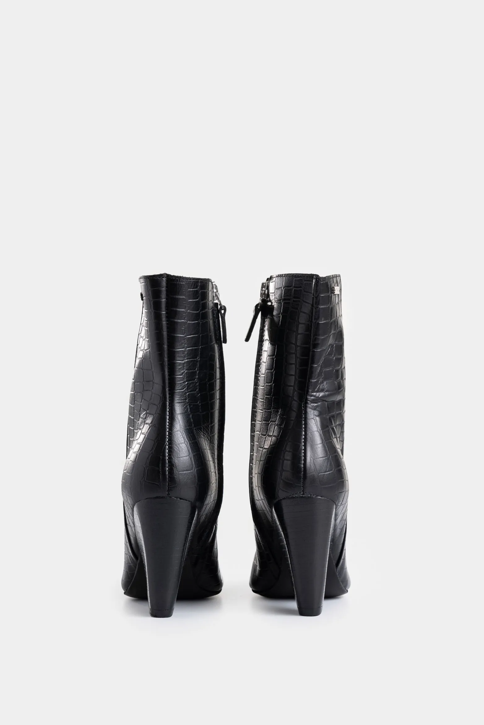 Botines Luna de cuero croco para mujer silueta punta