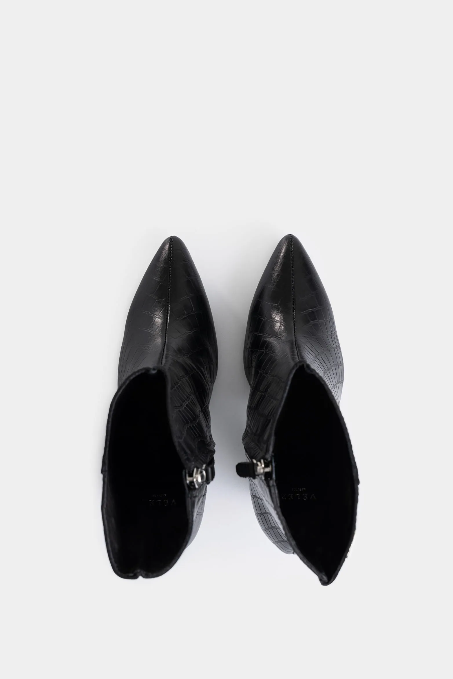 Botines Luna de cuero croco para mujer silueta punta
