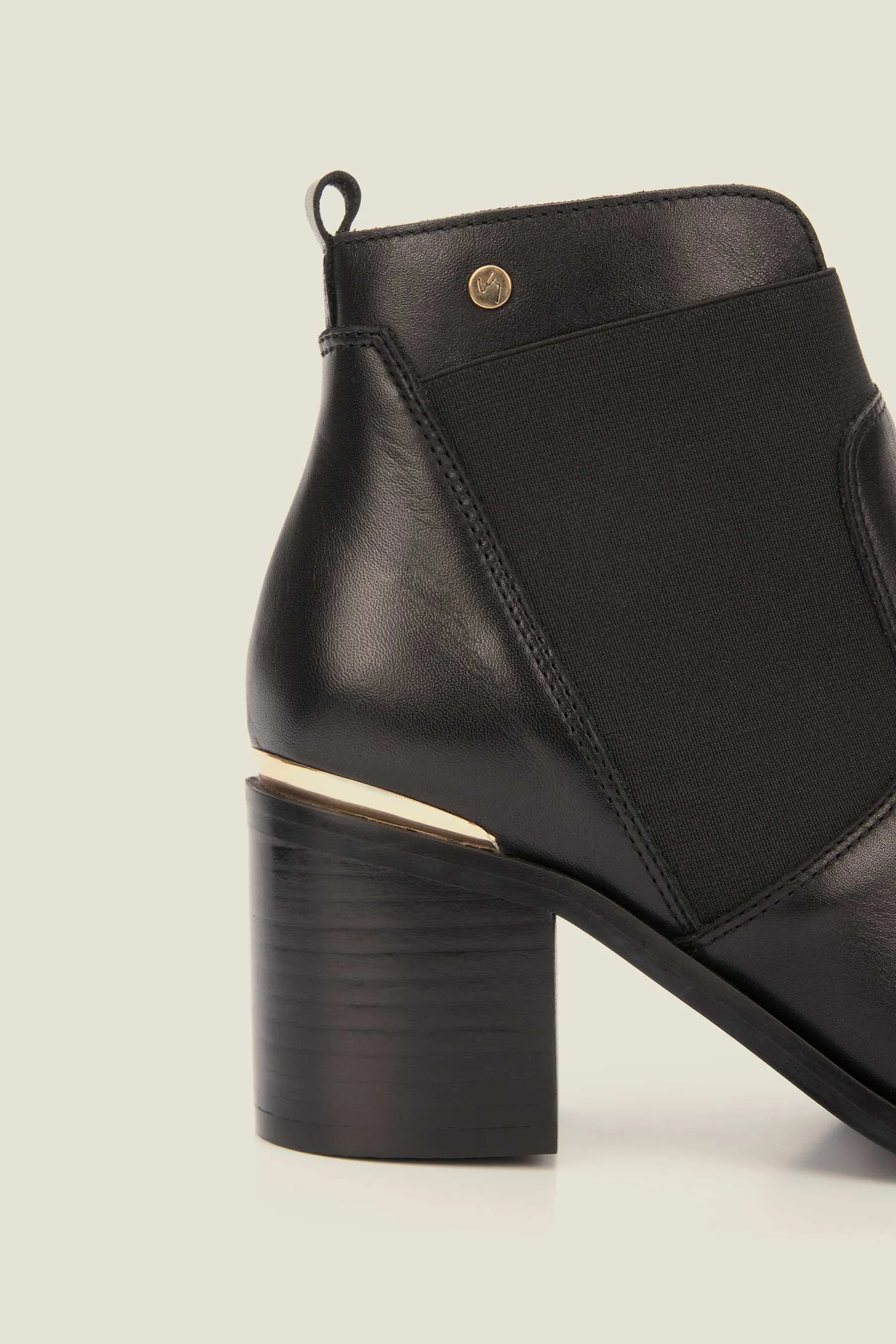 Botines tacón Burgos de cuero aplique Negro