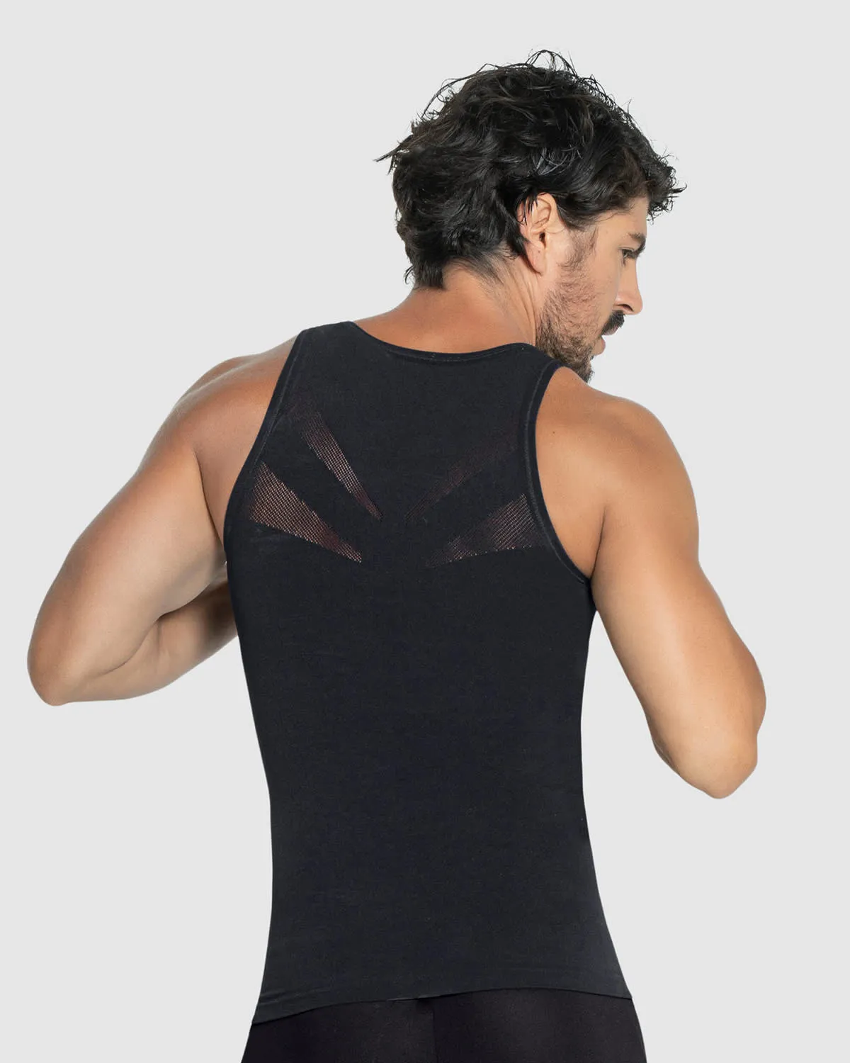 Camiseta ajustada para hombre de compresión suave en microfibra
