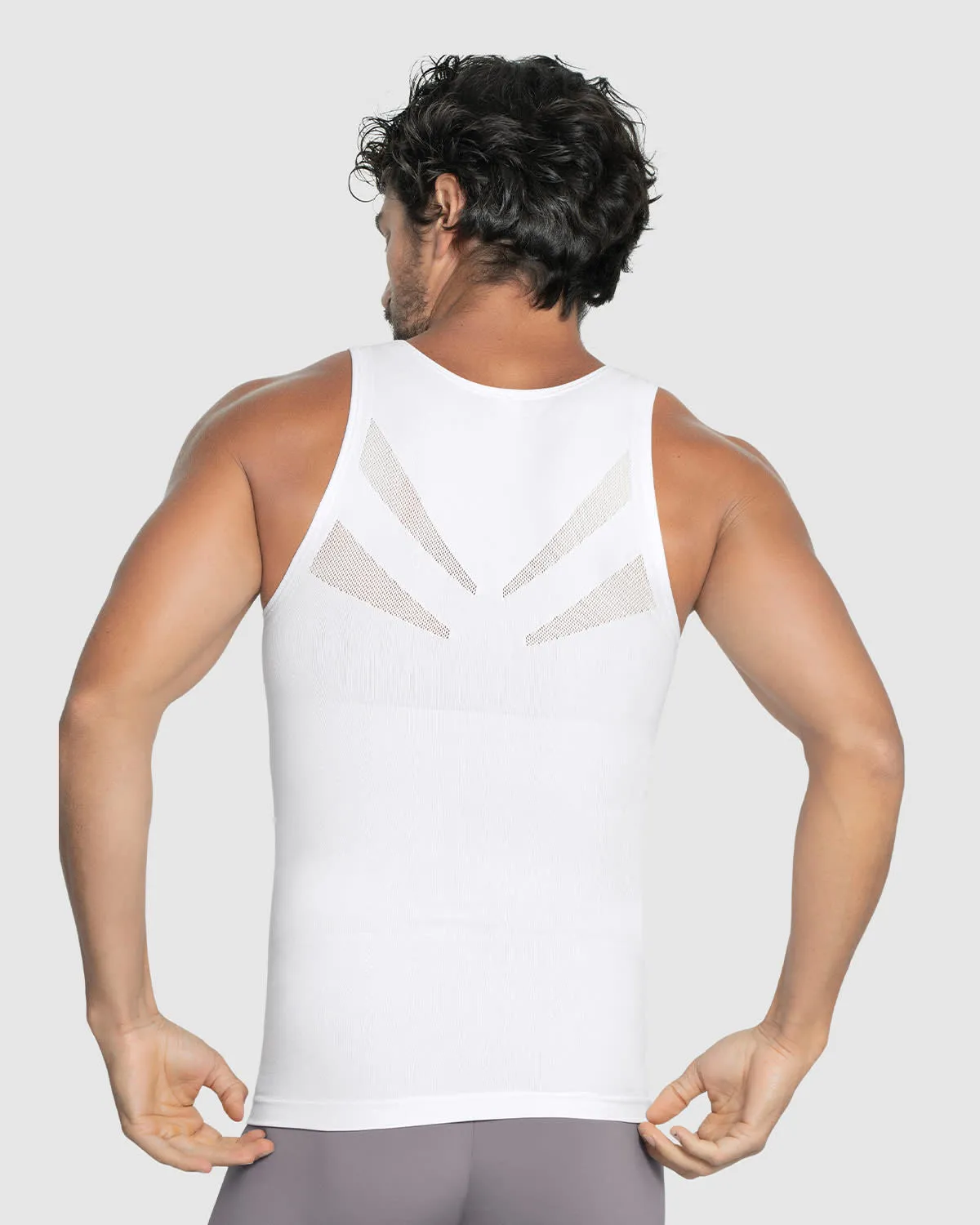 Camiseta ajustada para hombre de compresión suave en microfibra