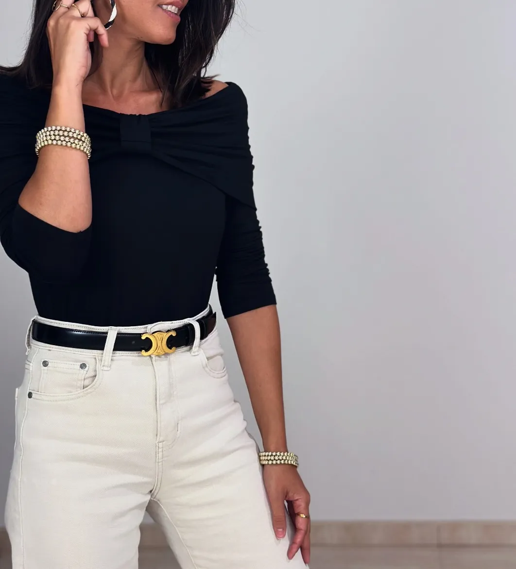 Camiseta Bardot Lazo Negra