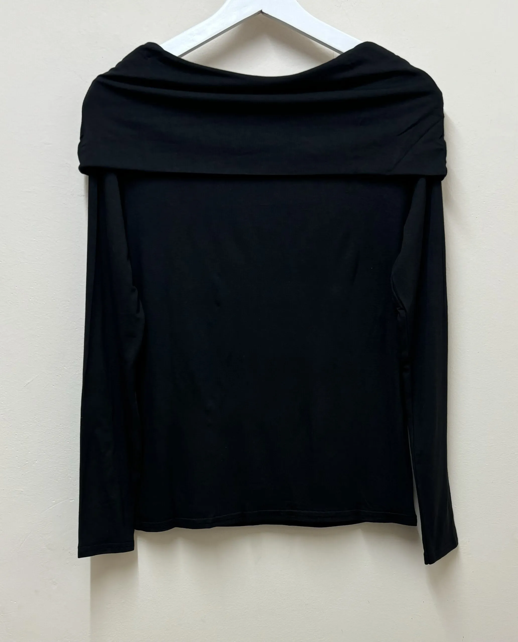 Camiseta Bardot Lazo Negra