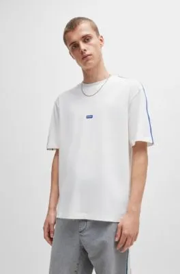 Camiseta de punto de algodón con ribetes de cinta