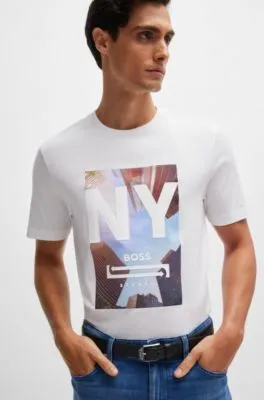 Camiseta de punto de algodón con una ilustración en diferentes materiales