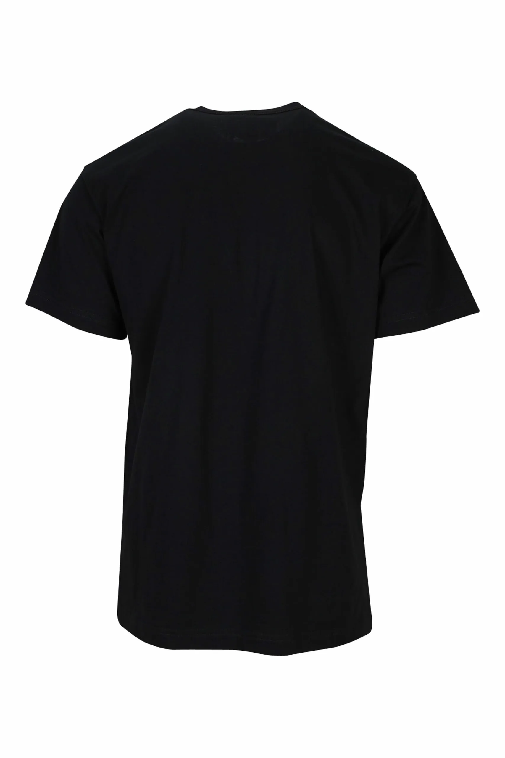 Camiseta negra con maxilogo barroco muticolor