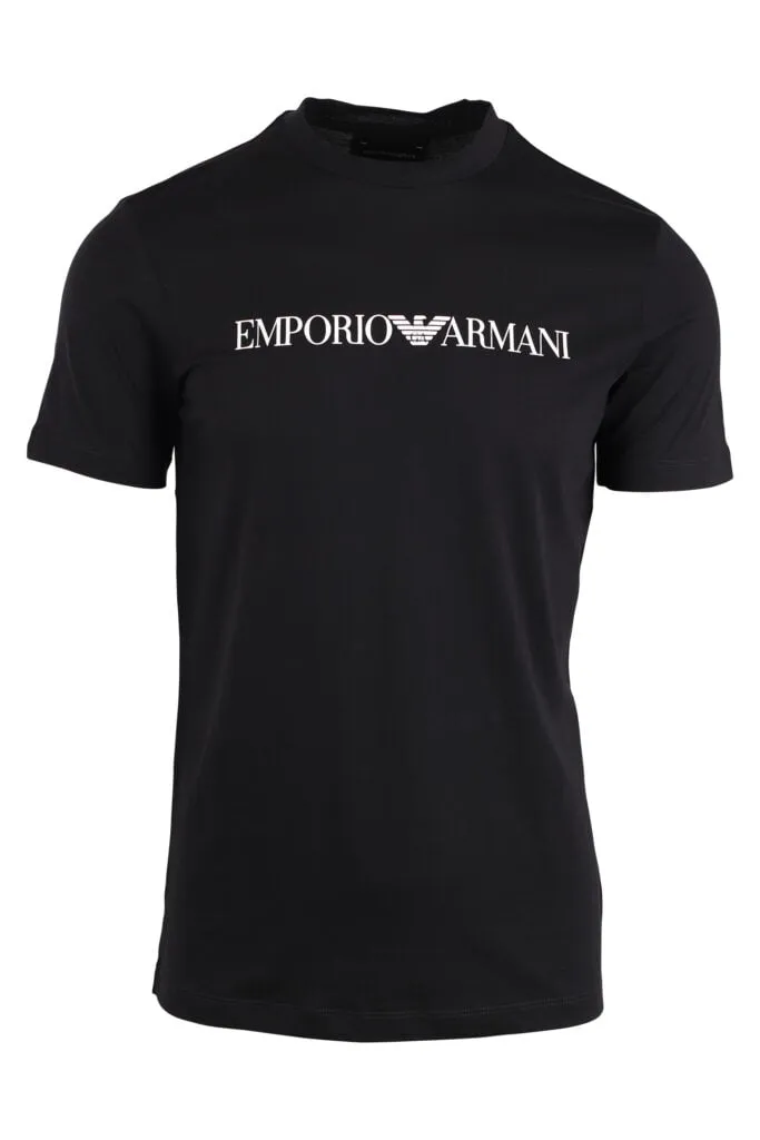 Camiseta negra con maxilogo letras blancas