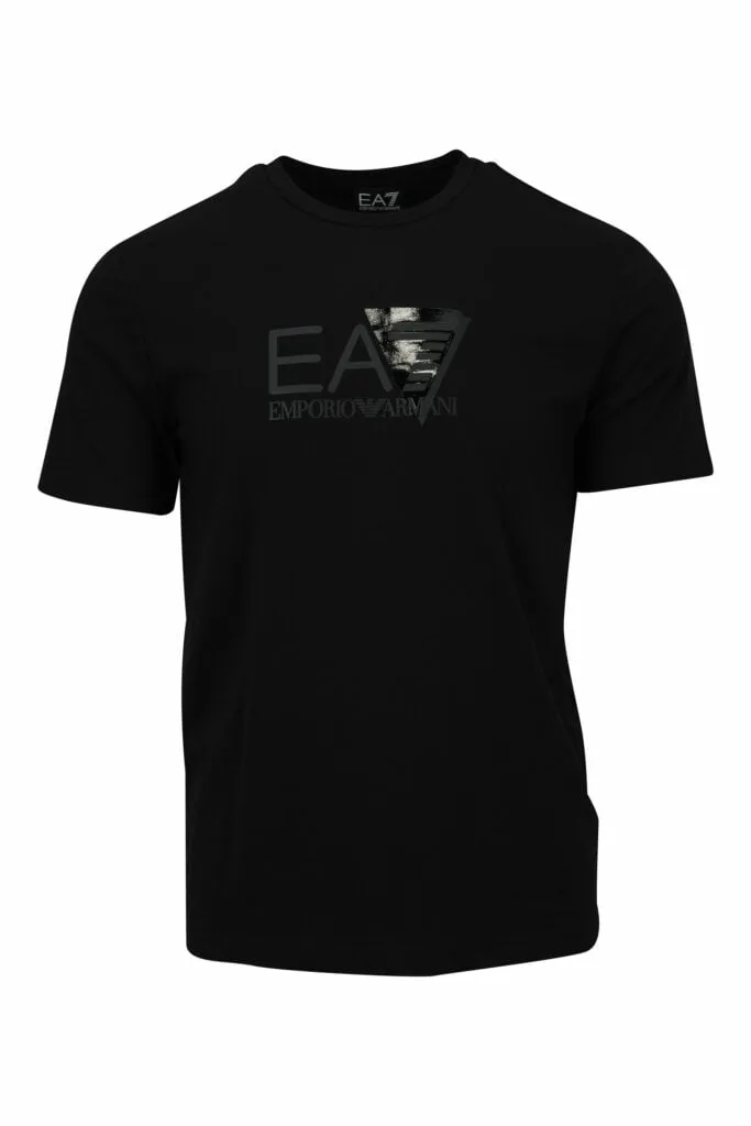 Camiseta negra con maxilogo 