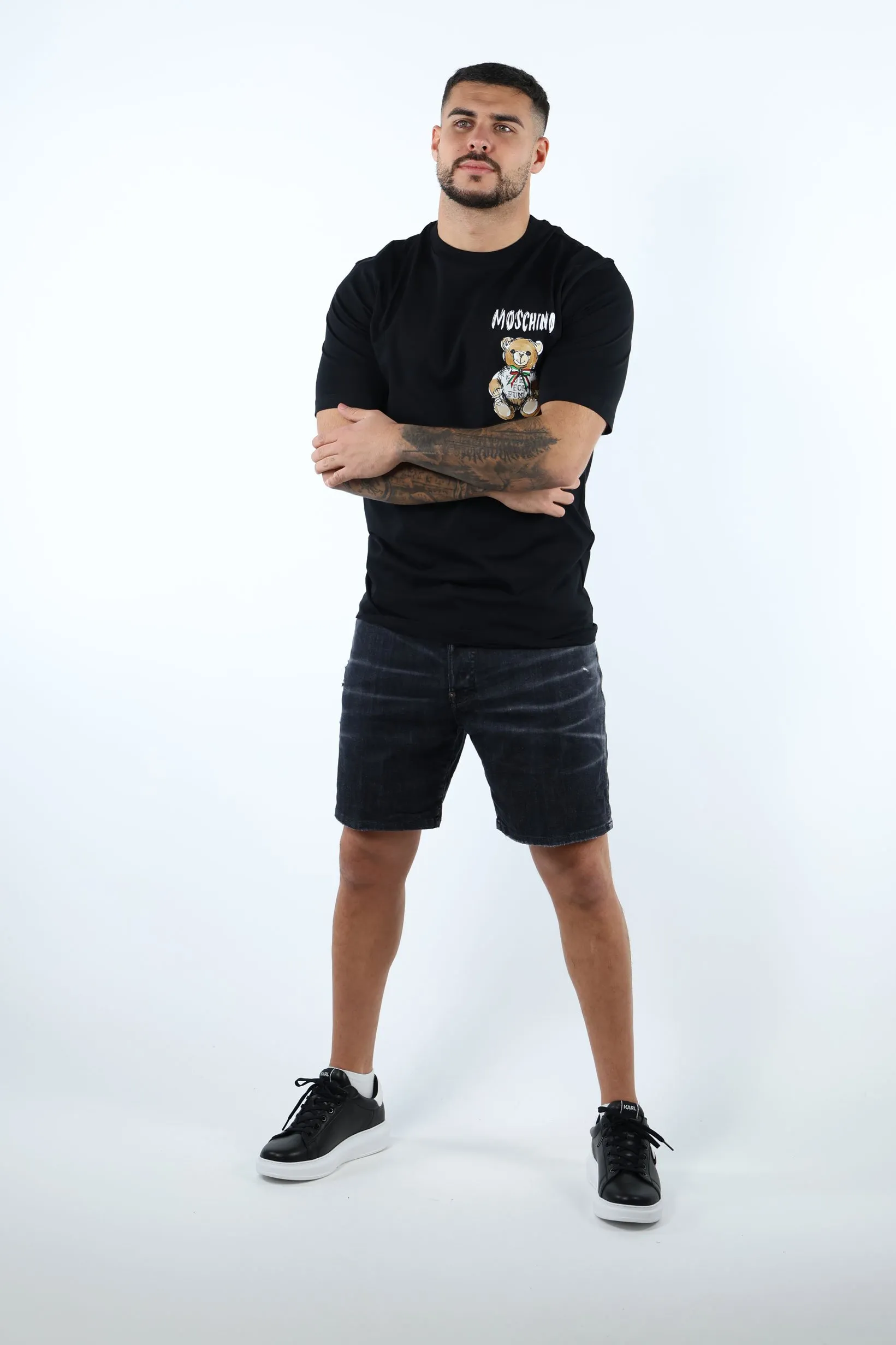 Camiseta negra con minilogo oso dibujo