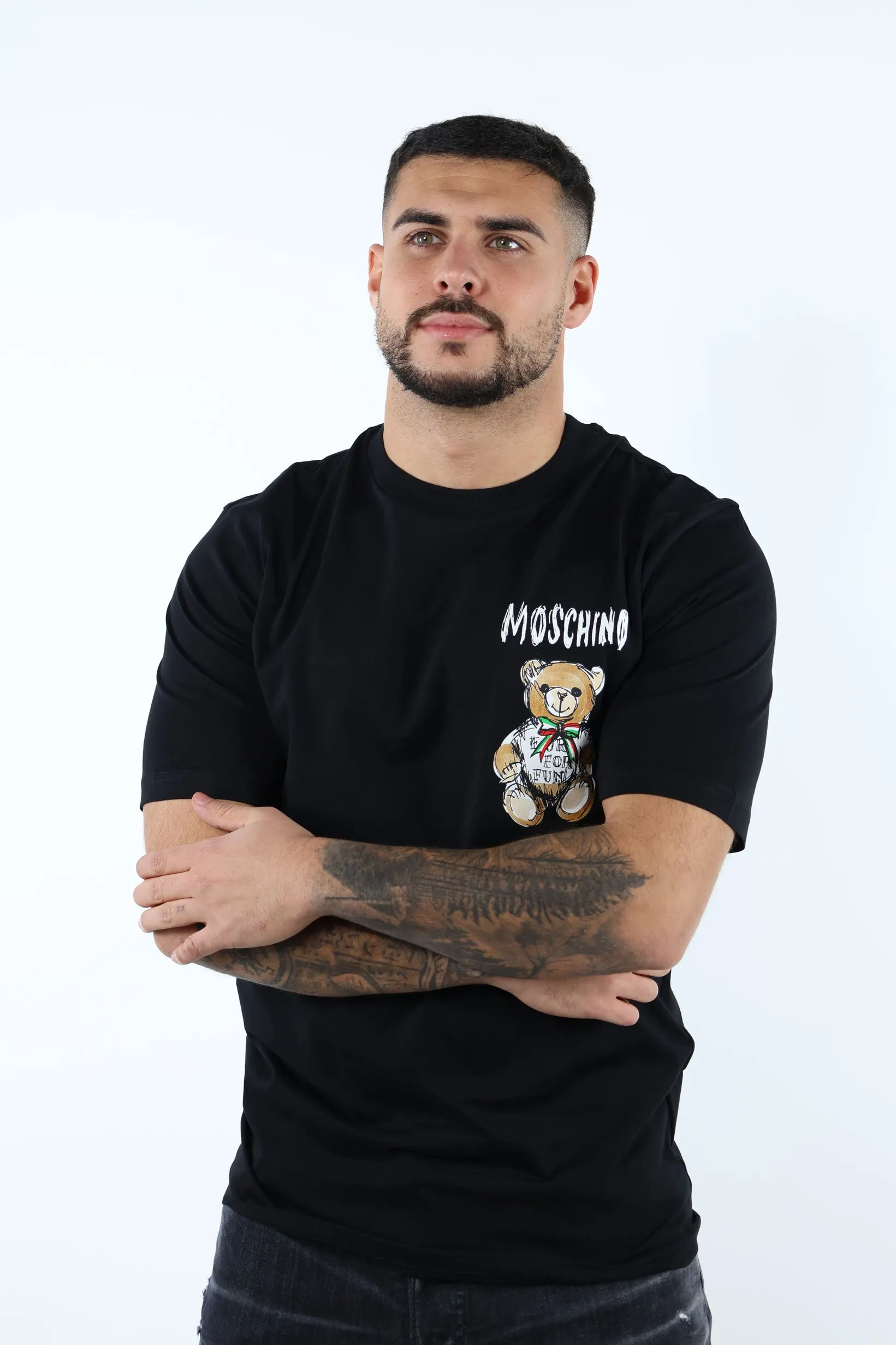 Camiseta negra con minilogo oso dibujo