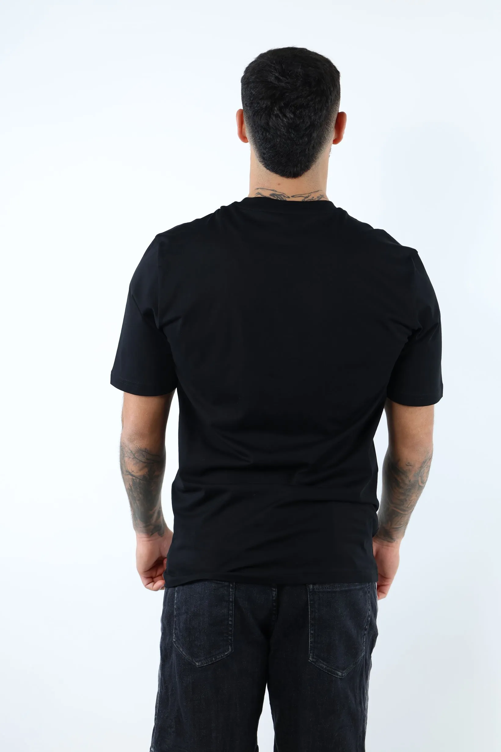 Camiseta negra con minilogo oso dibujo