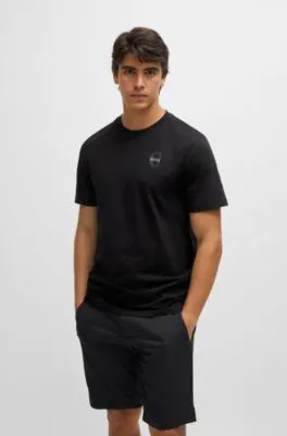Camiseta regular fit de punto de algodón con ilustración de mosquetón