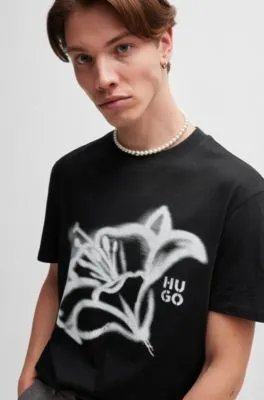 Camiseta relaxed fit en punto de algodón con ilustración floral
