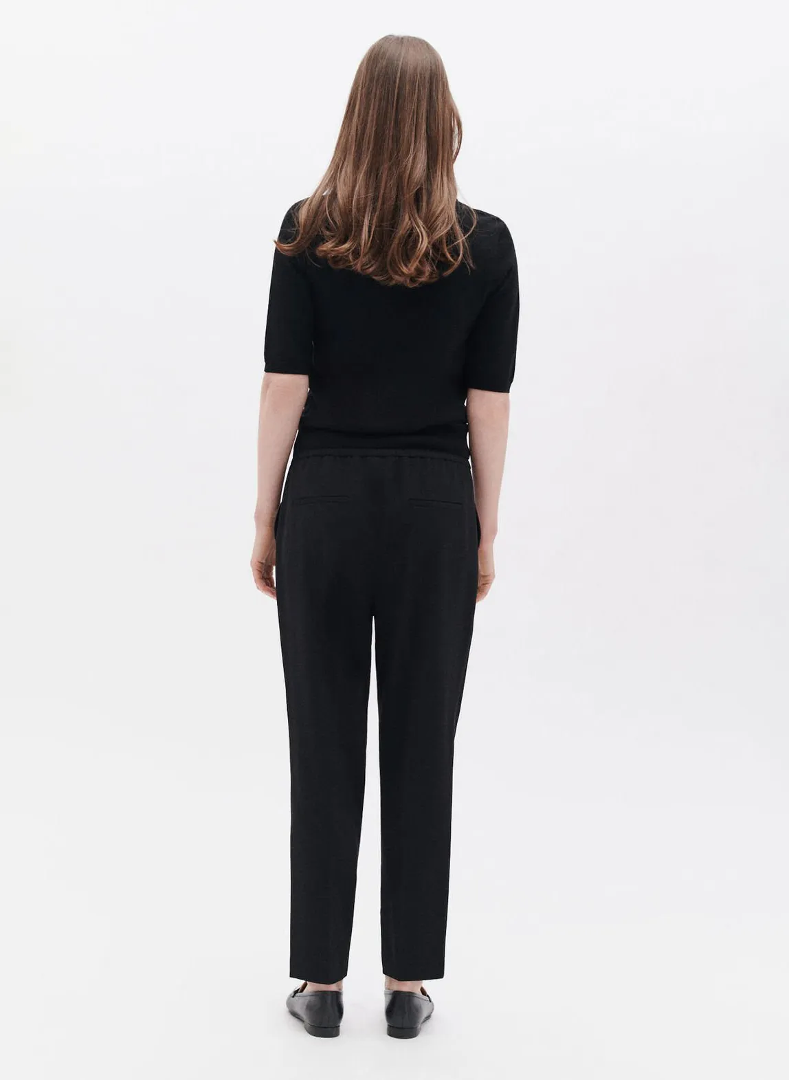 CAROLL PLINE  PANTALóN DE TALLE ALTO CON PINZAS EN NEGRO