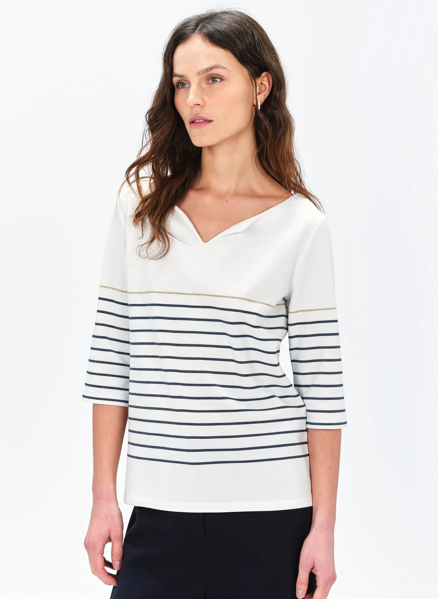 CAROLL TOLYMPIA  CAMISETA RECTA CON CUELLO TUNECINO EN BEIGE