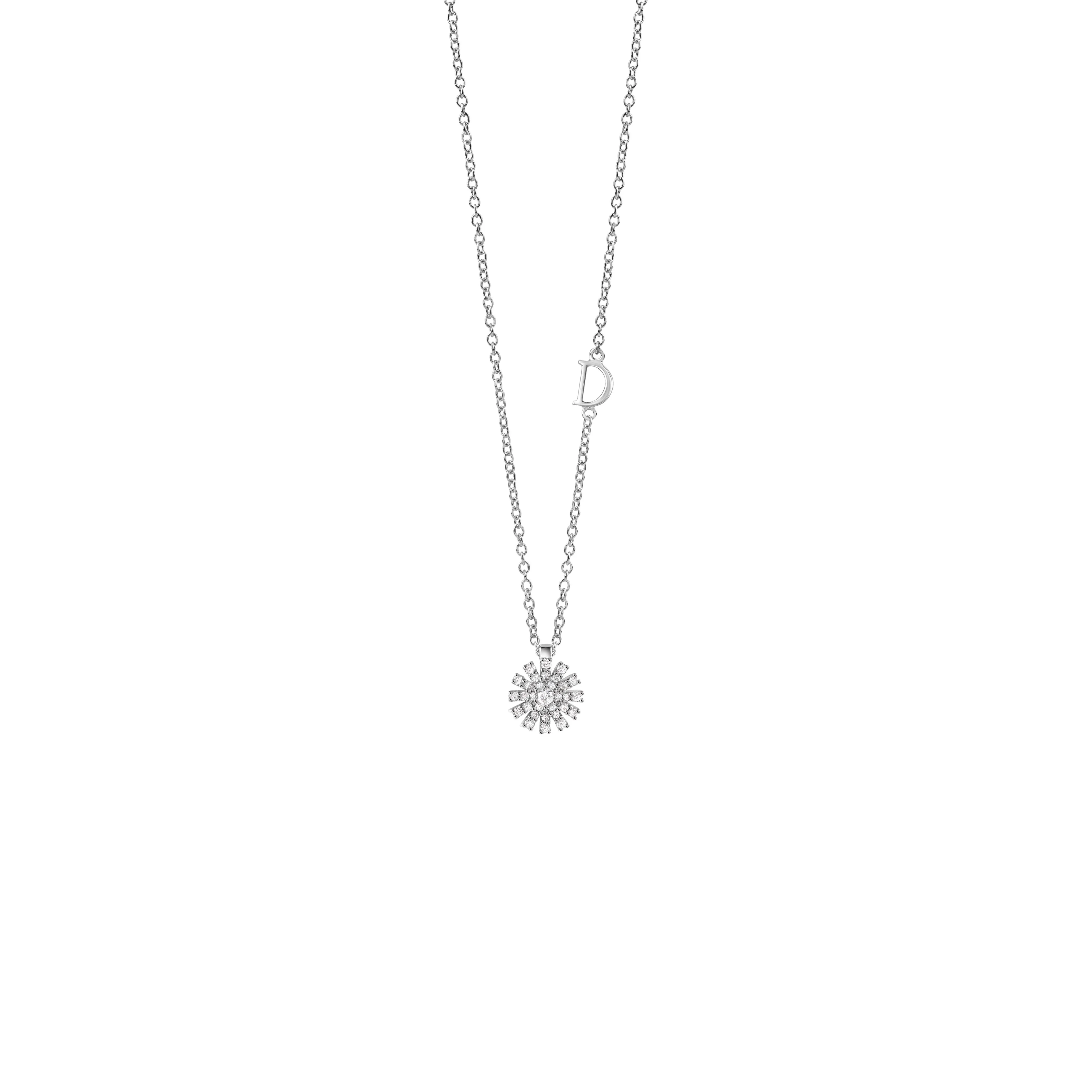 Collar de oro blanco y diamantes, 8 mm.