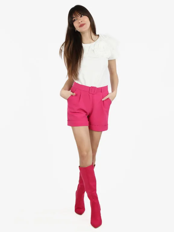 Frenetika Pantalón corto de mujer con cinturón y puño.