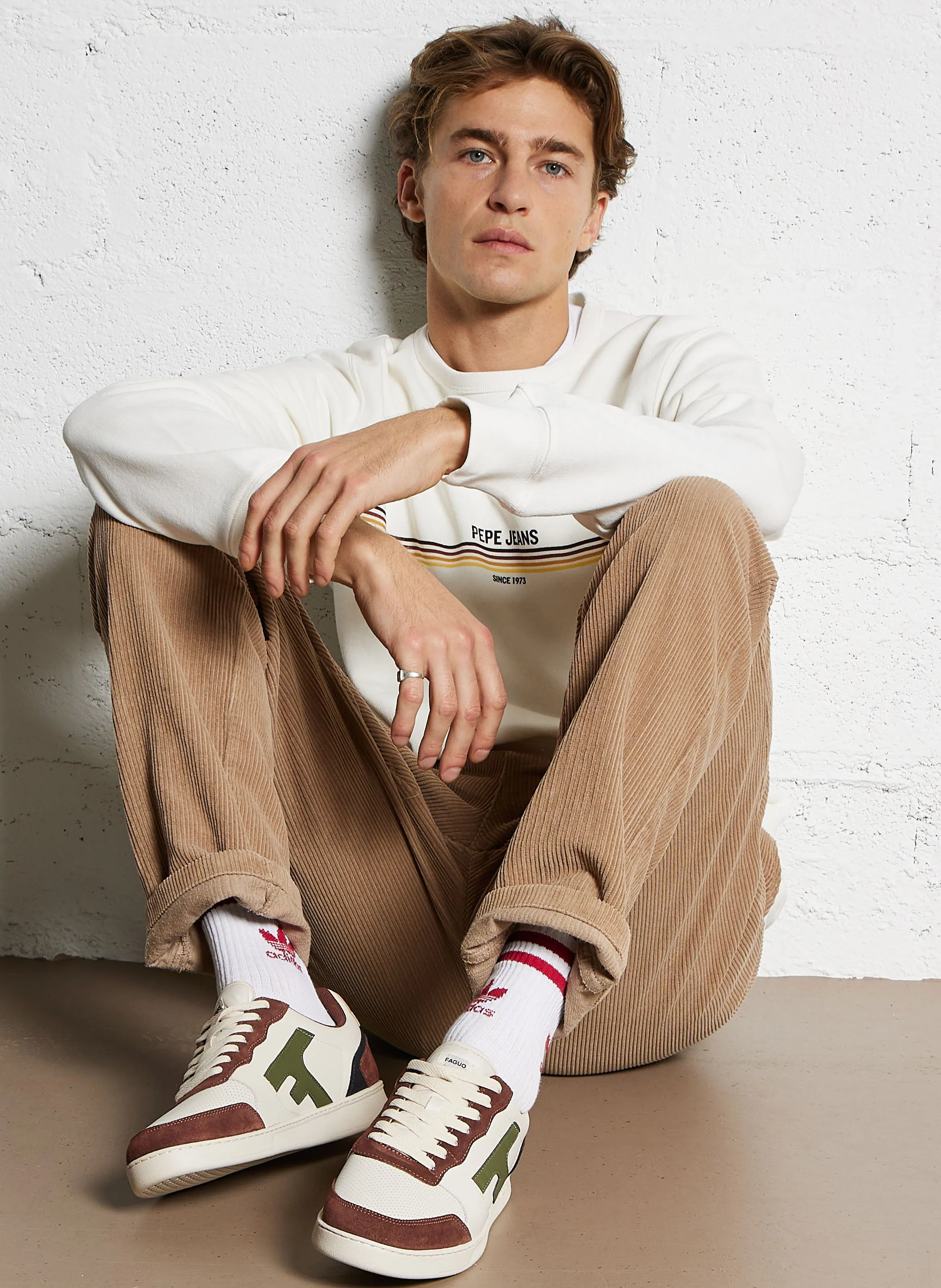 HAZEL  . EN BEIGE