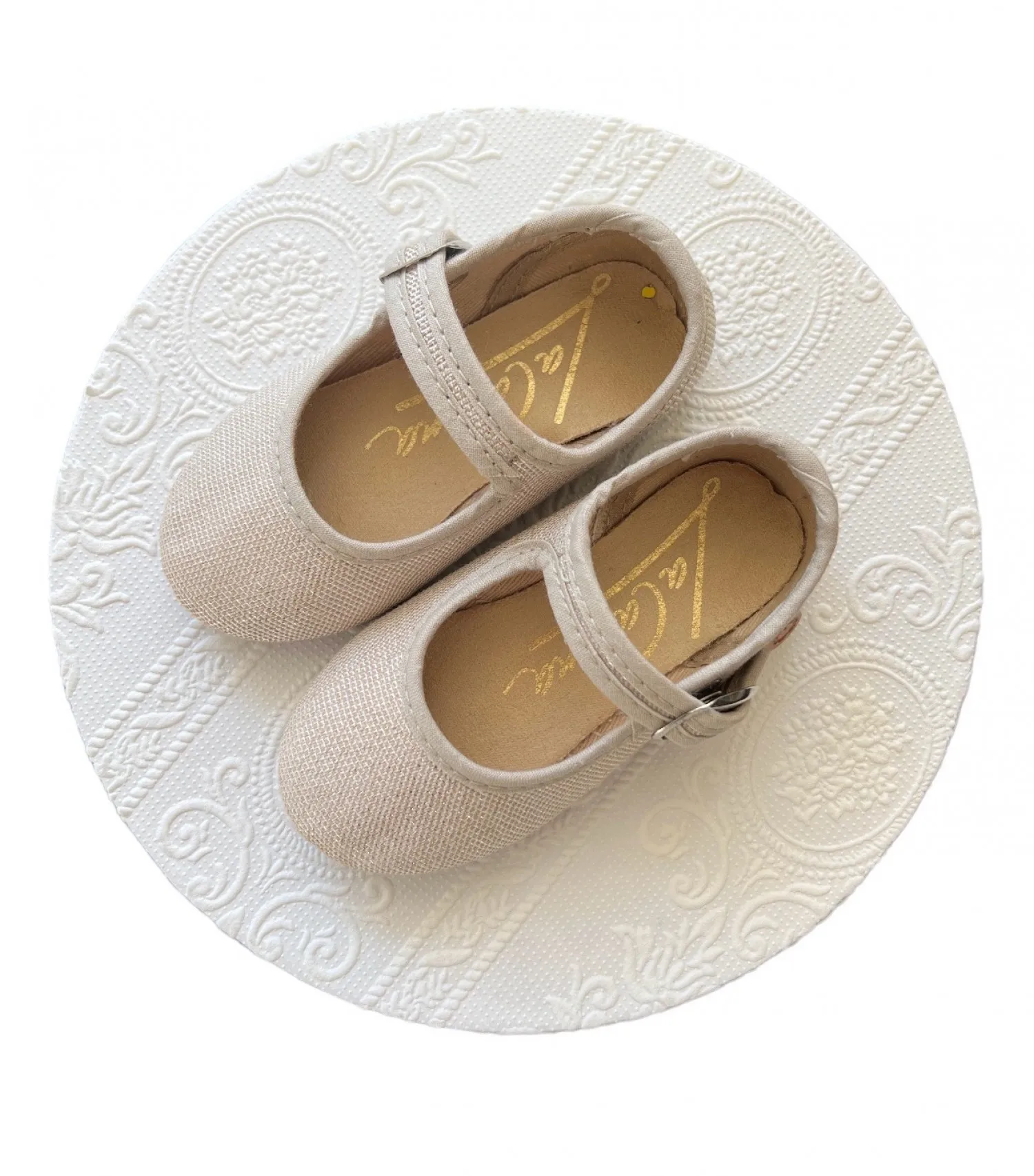 Linen Mary Jane with special ceremony shine