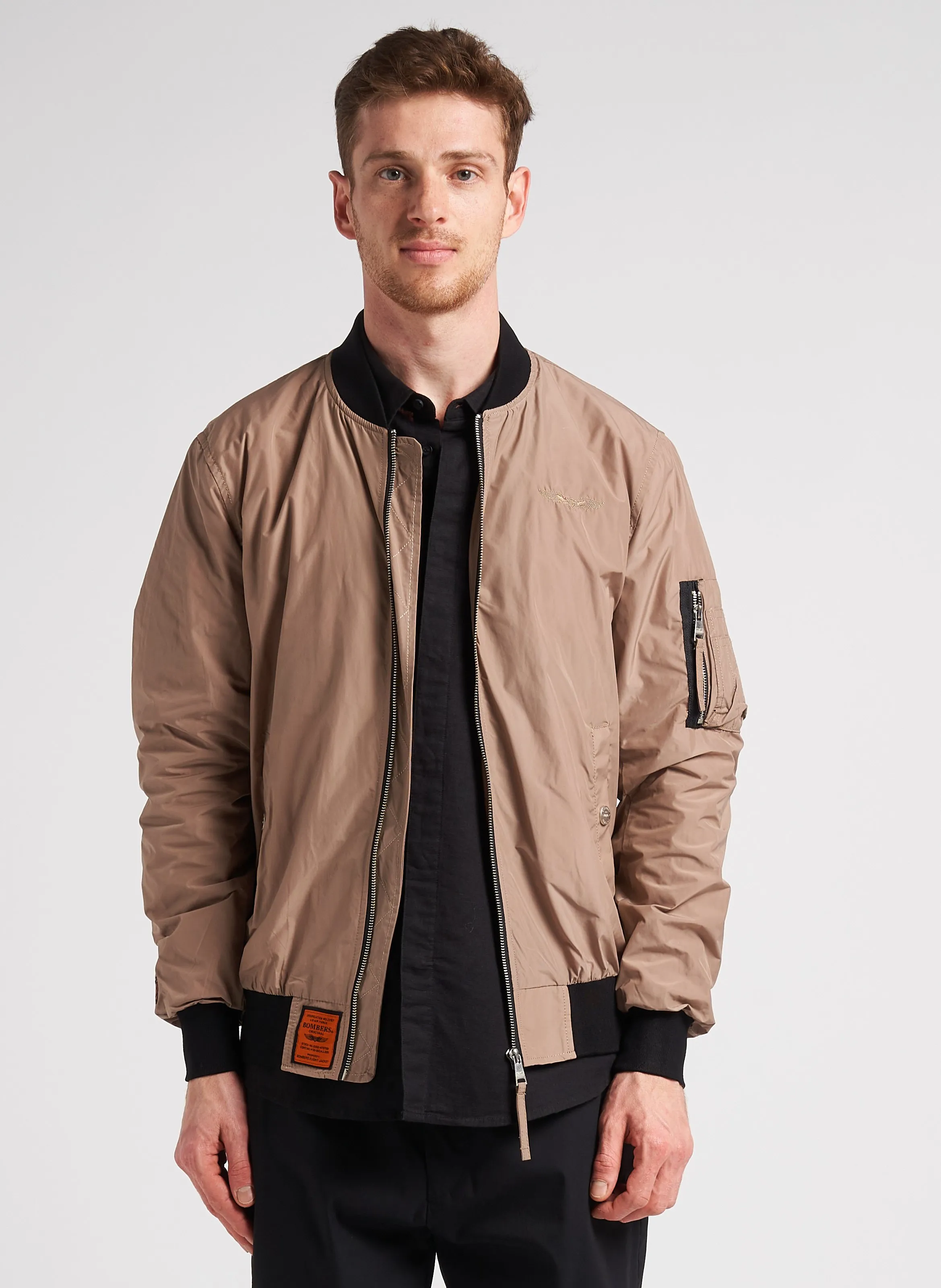 MA1  BOMBER REGULAR FIT CON CUELLO TEDDY Y CREMALLERA EN BEIGE