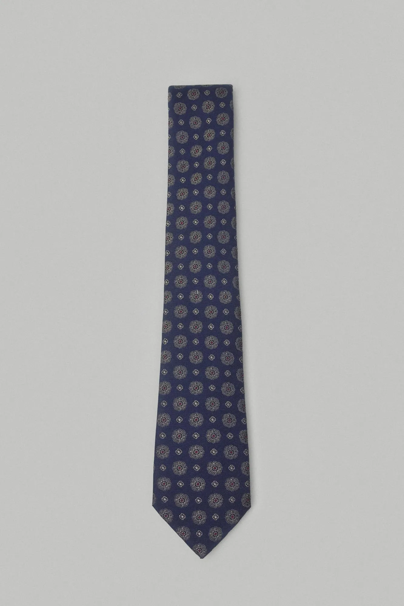 Natural silk tie
