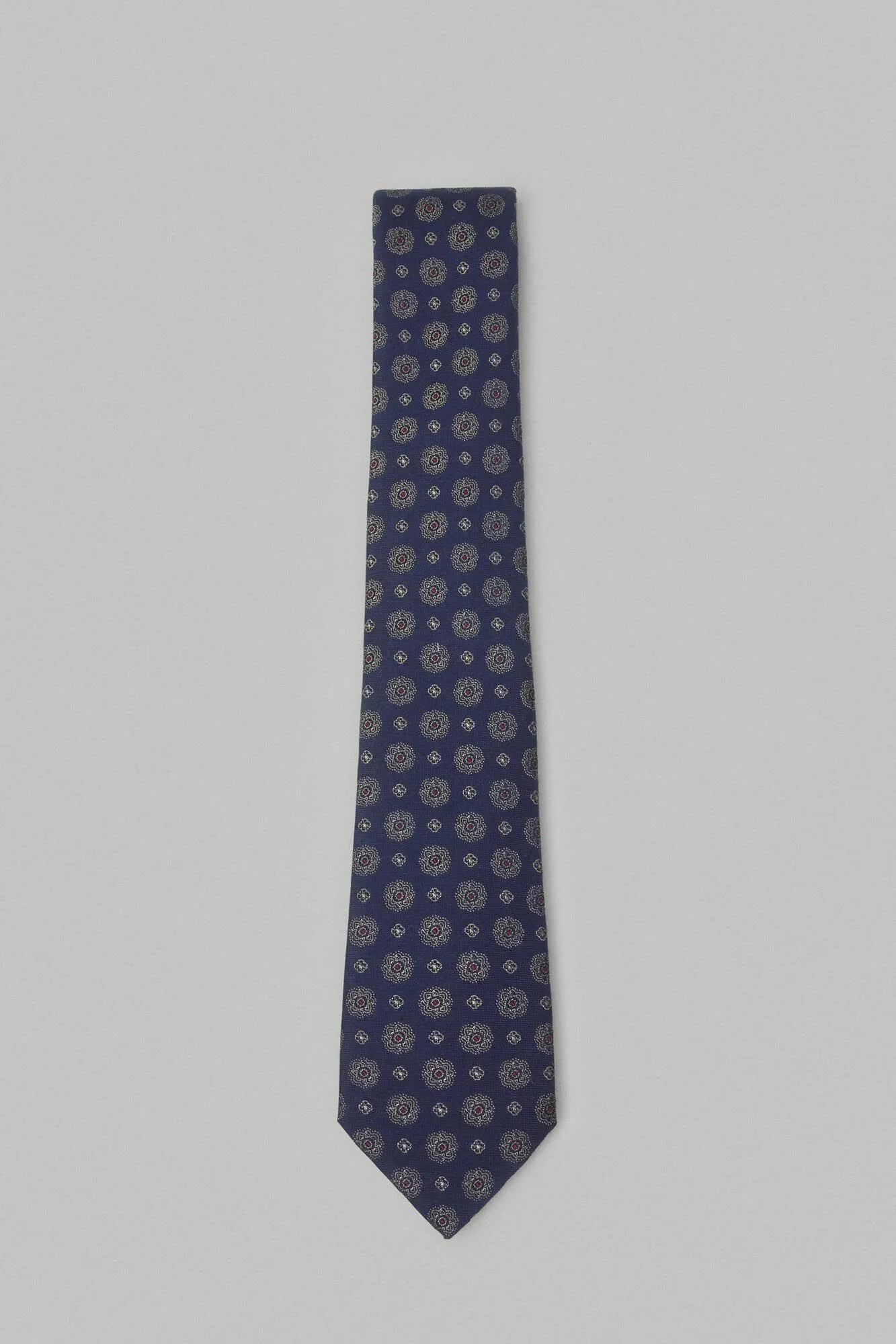 Natural silk tie