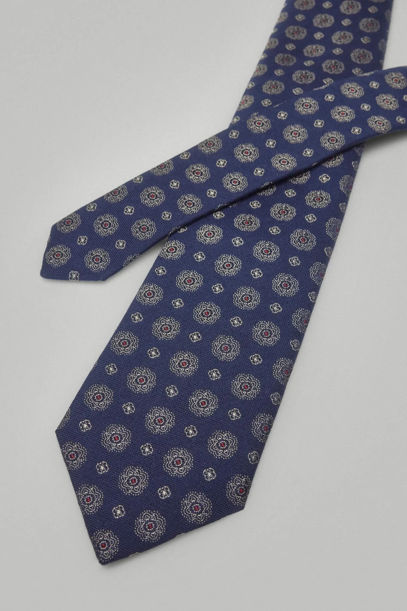 Natural silk tie