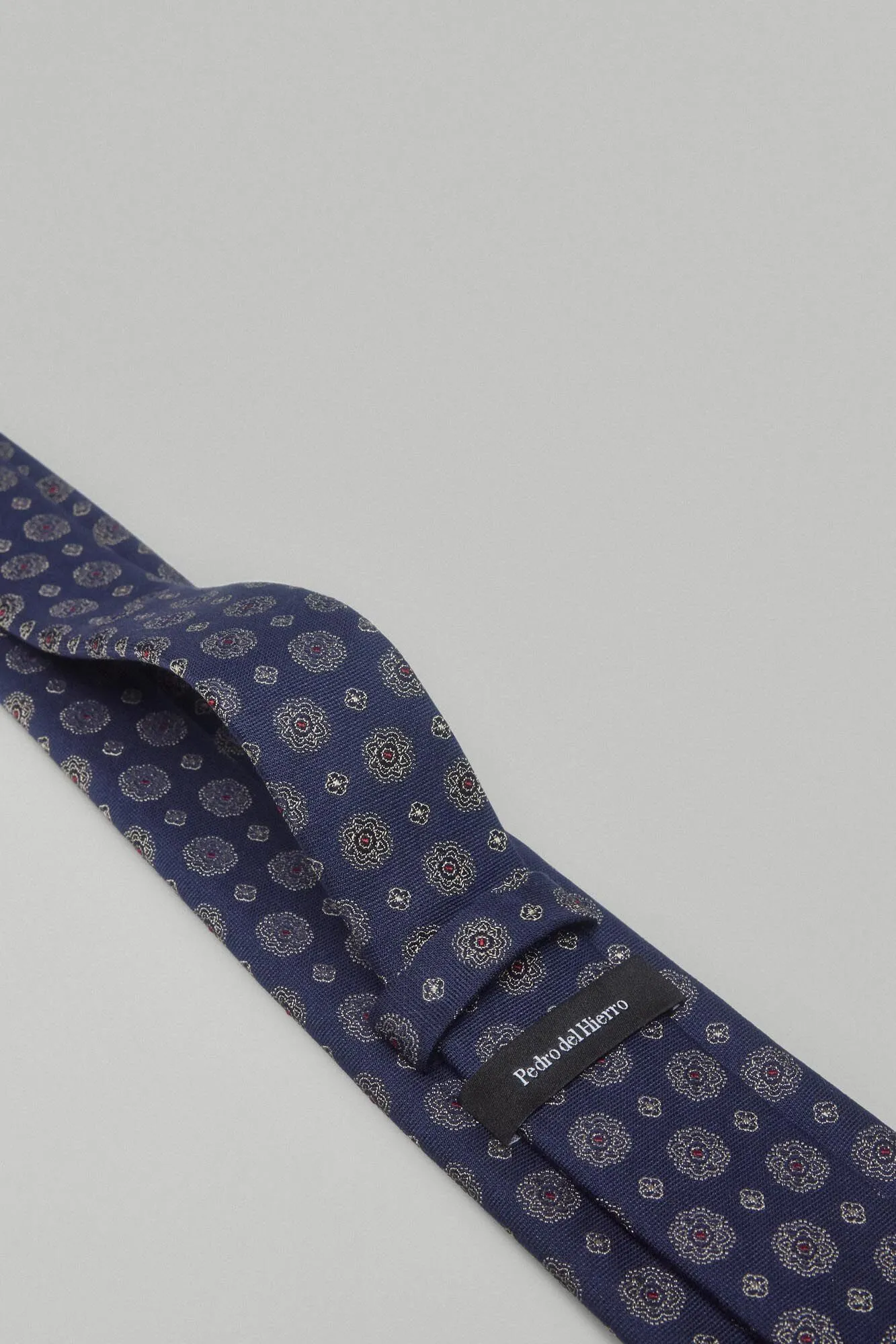 Natural silk tie
