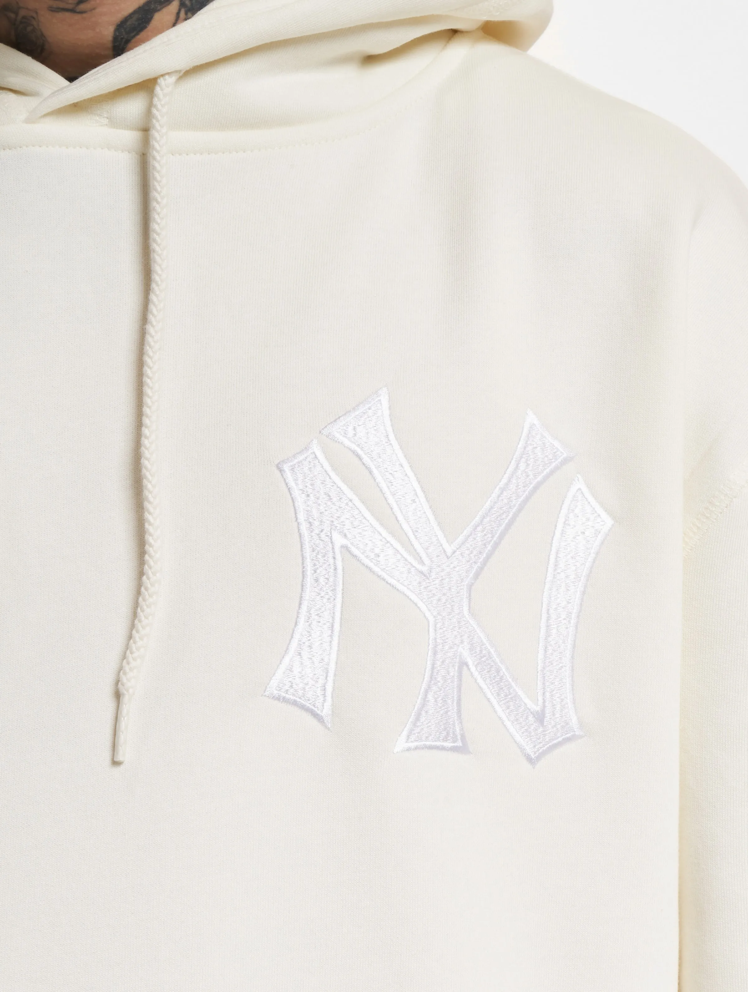 New Era Oversized Embroidery Logo New Era
