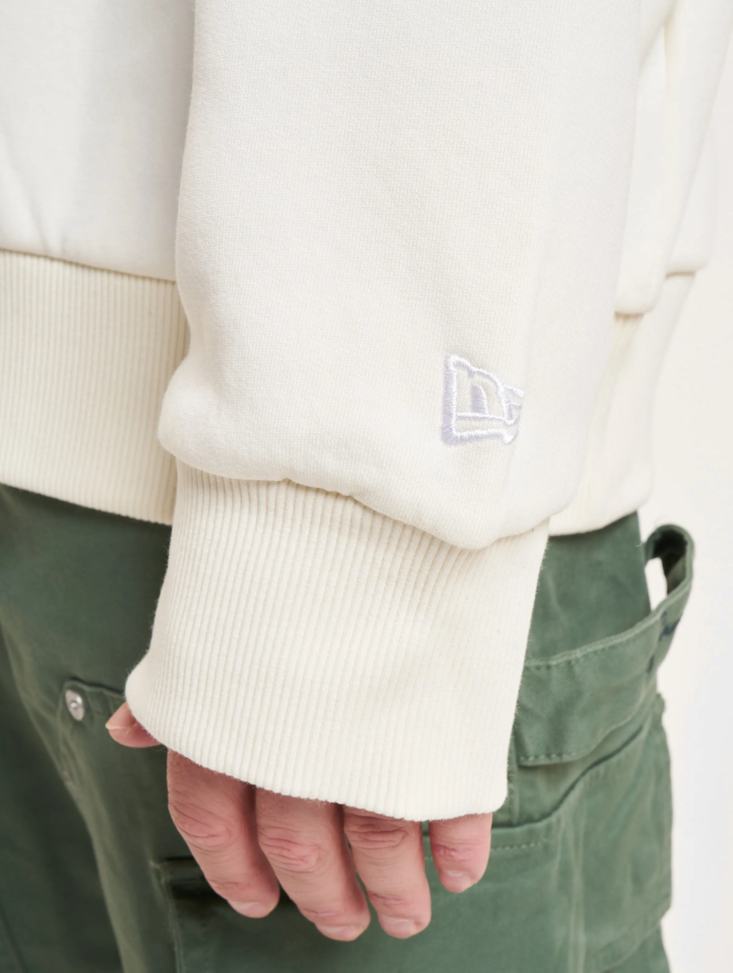 New Era Oversized Embroidery Logo New Era