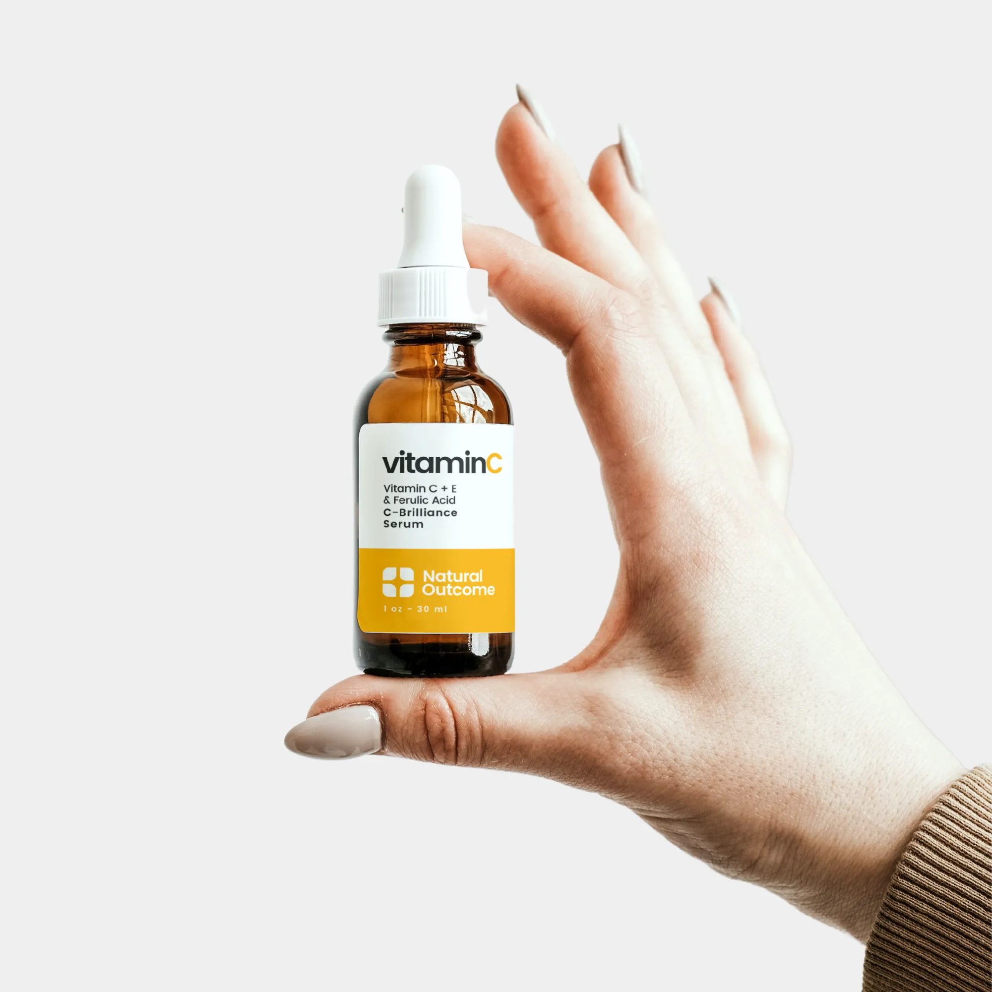 OUTCOME Vitamin C Serum Aporta Luminosidad
