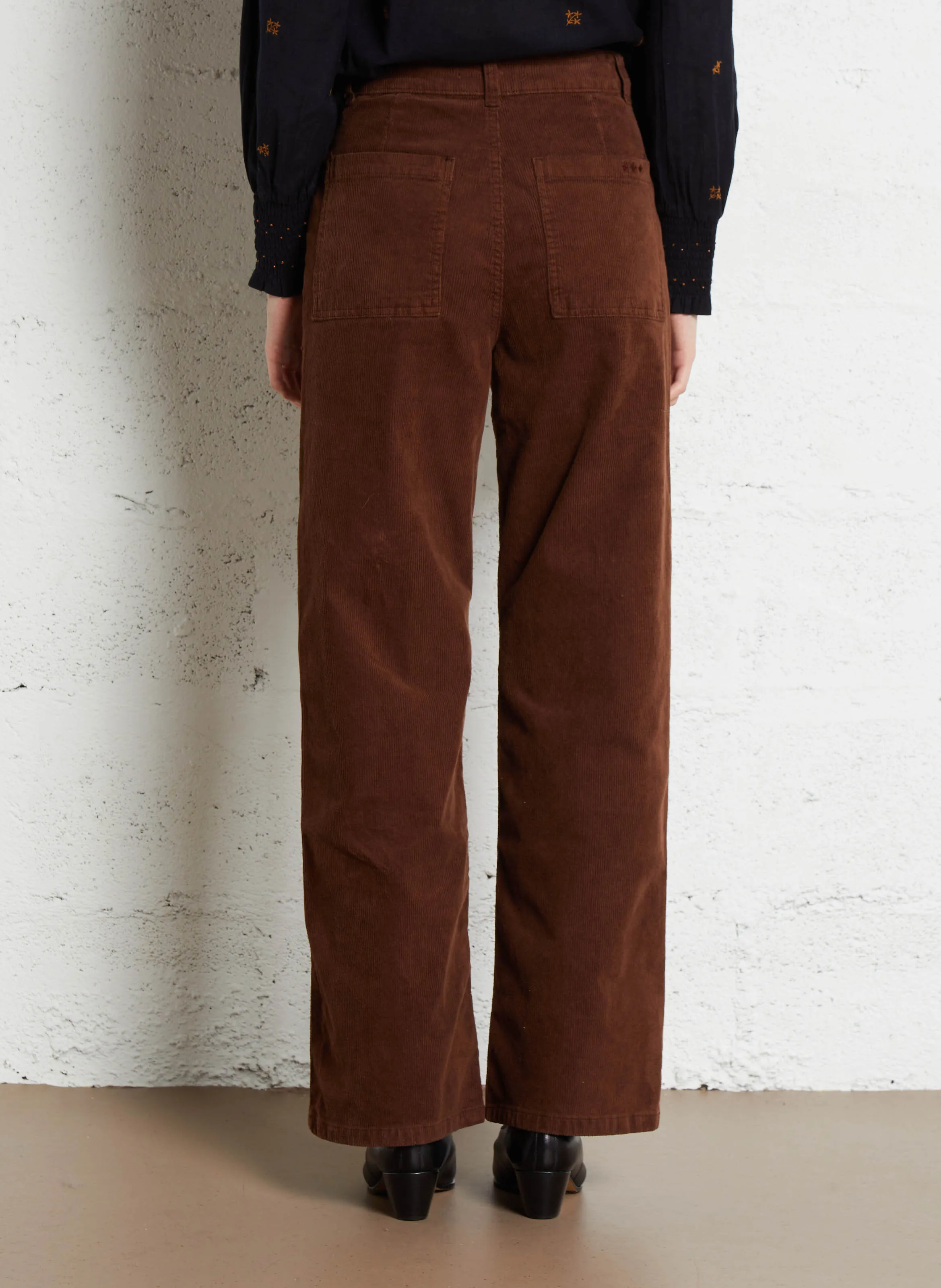 PALOMA  PANTALóN DE PANA EN MARRON