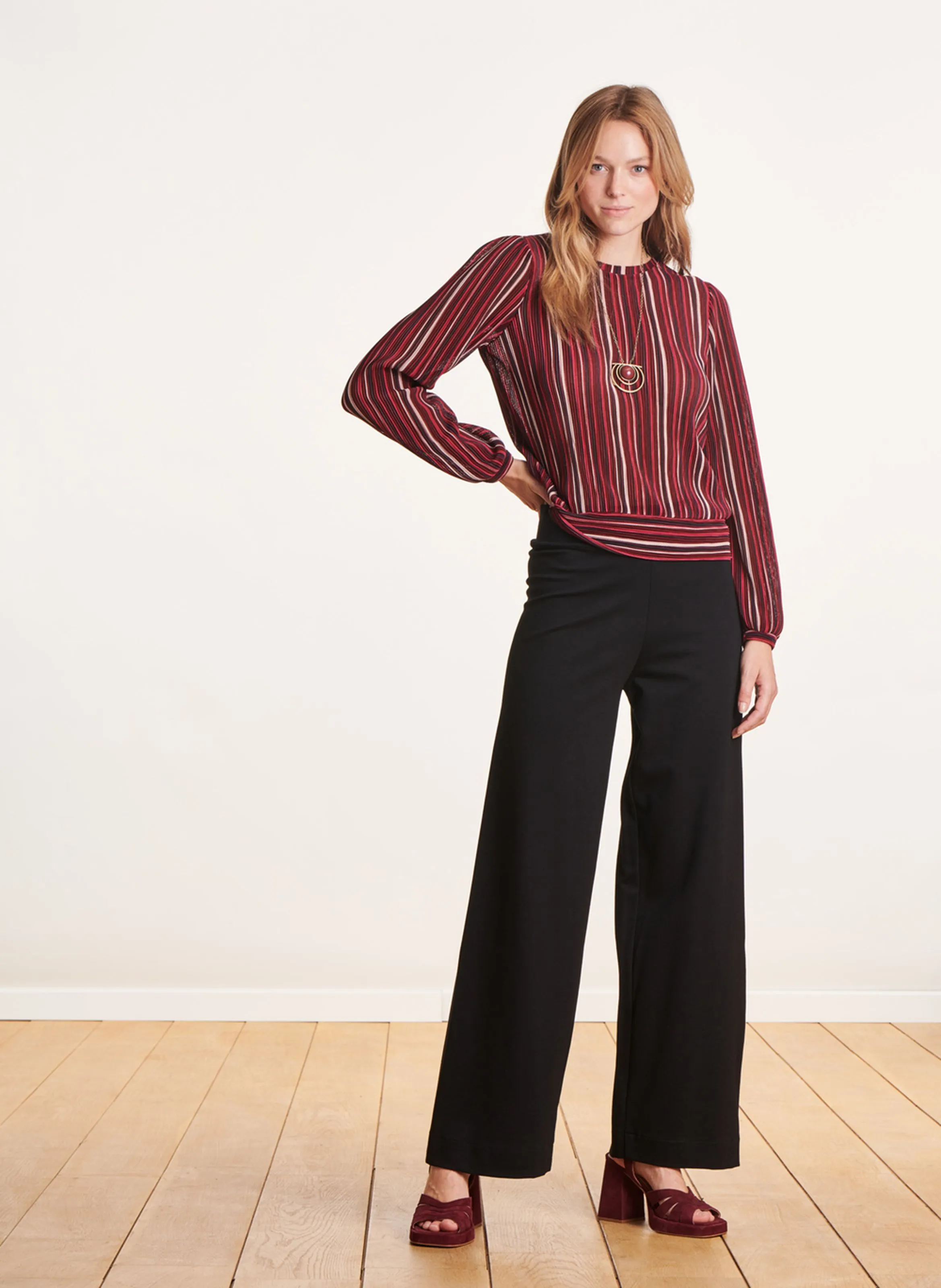 Pantalón ancho tobillero en negro