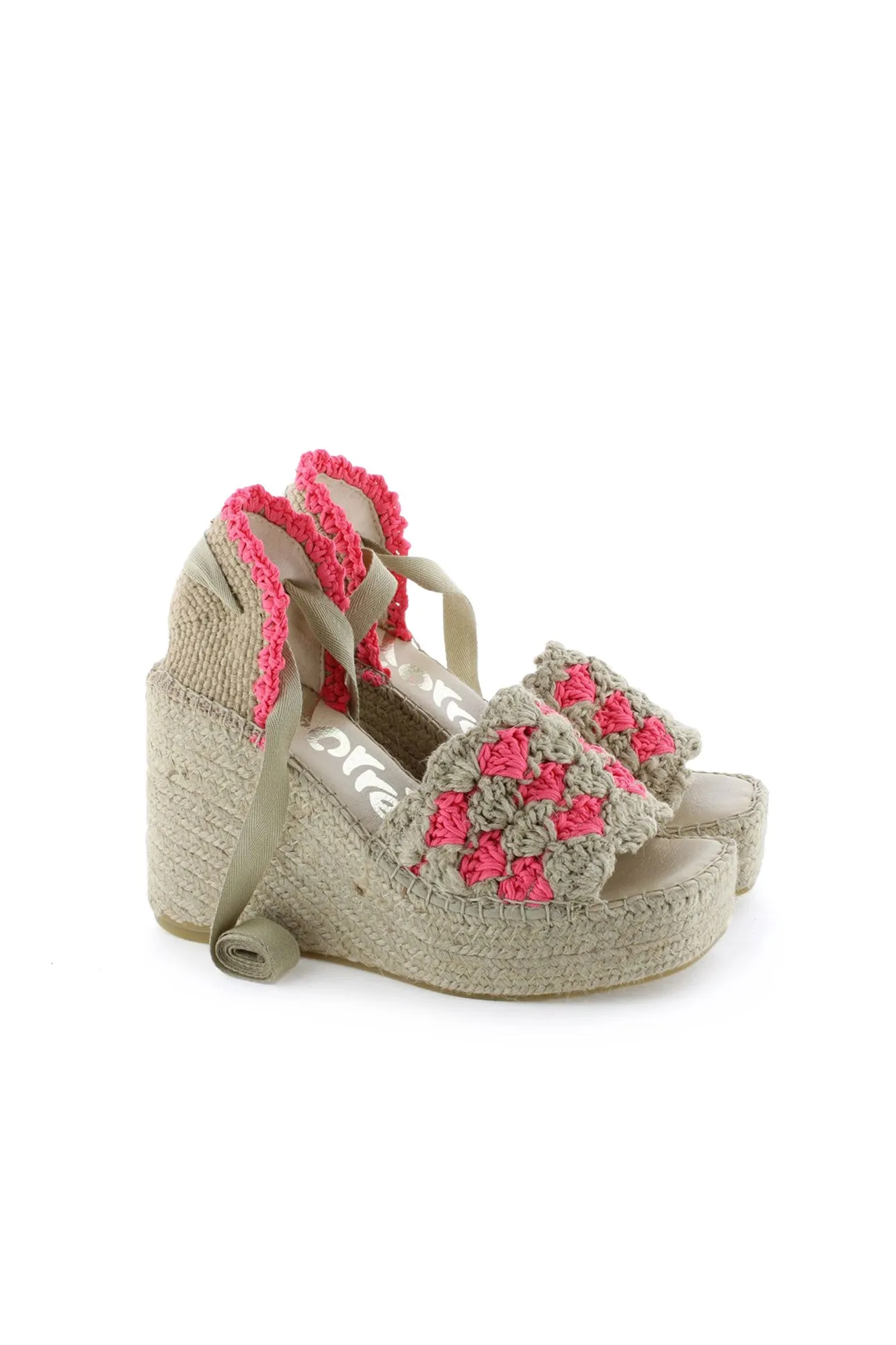 Sandalia cintas ganchillo fluor fuxia