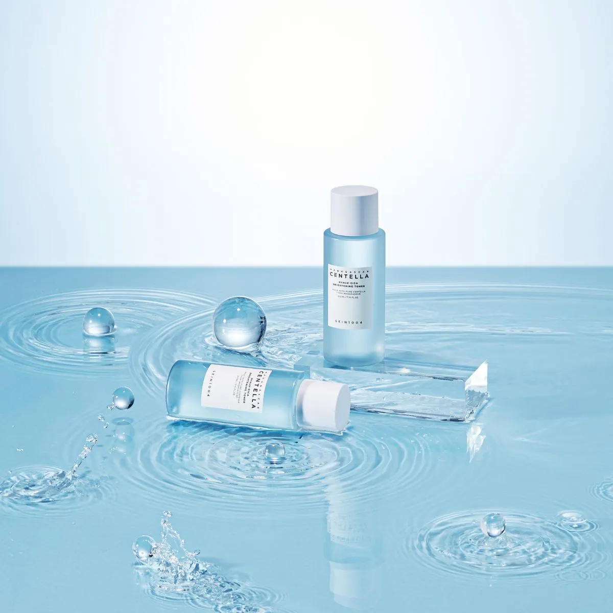 TóNICO SKIN1004 MADAGASCAR CENTELLA HYALUCICA BRIGHTENING TONER 210ML