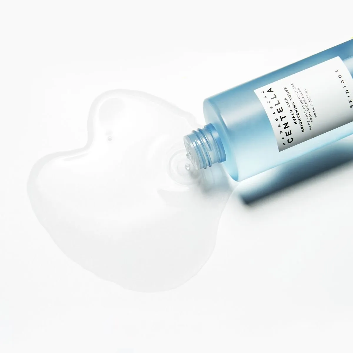 TóNICO SKIN1004 MADAGASCAR CENTELLA HYALUCICA BRIGHTENING TONER 210ML